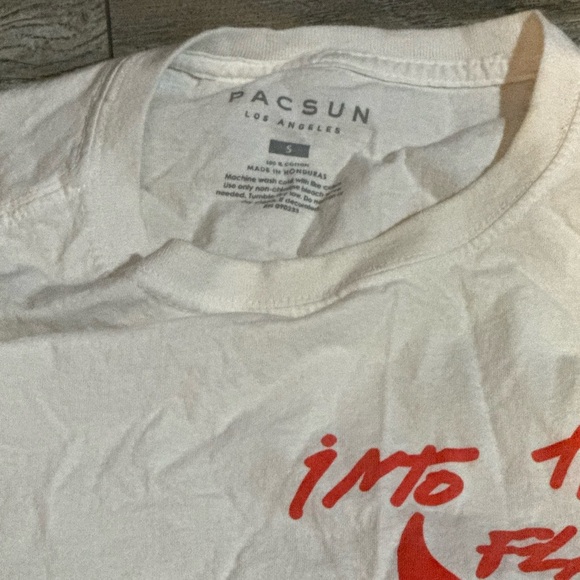 Six Graphic Tees Size Medium - Picture 12 of 13